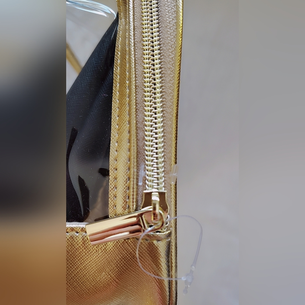 ✨ NWT 3-Piece Travel Cosmetic Bag Set – Gold, Black & Clear ✨ - Picture 8 of 8